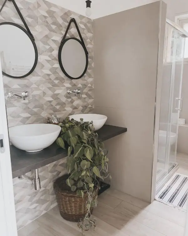 philodendron in bathroom